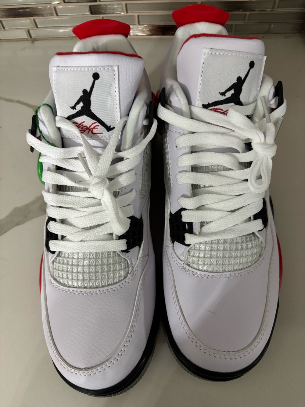 Jordan 4 - Picture 3 of 6